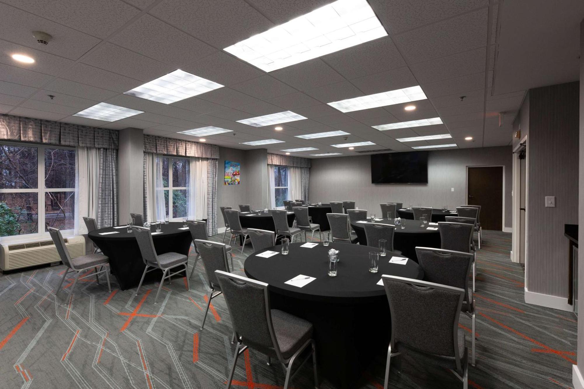 Hampton Inn & Suites Raleigh Cary Lenovo Center Exterior foto
